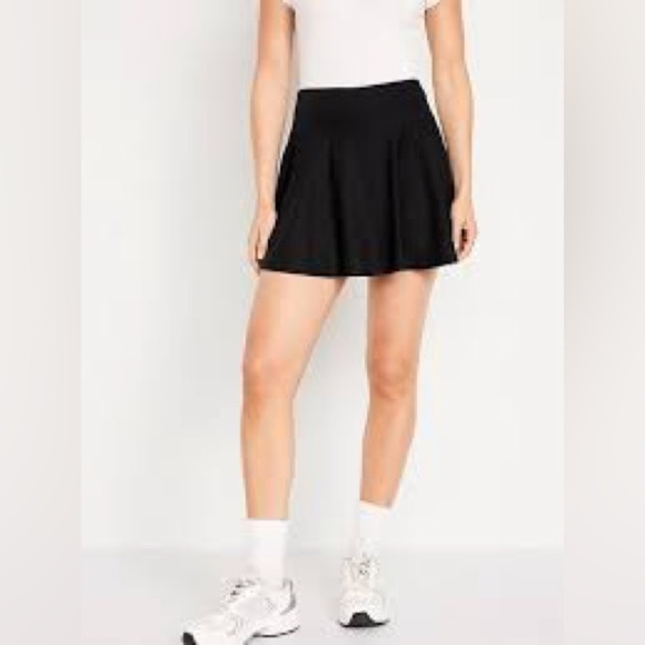 Old Navy Extra High-Waisted Cloud+ Skort with Biker Shorts Black Size L - Picture 1 of 12